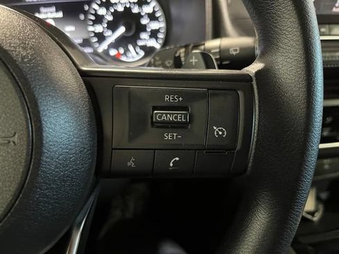 Used 2024 Nissan Rogue S AWD/4WD image 23