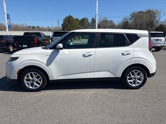 Used 2023 Kia Soul LX w/ Option Group 015 video 2