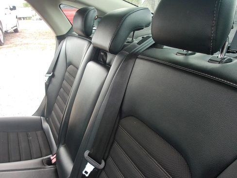 Used 2017 Ford Fusion SE w/ Equipment Group 601A FWD image 29