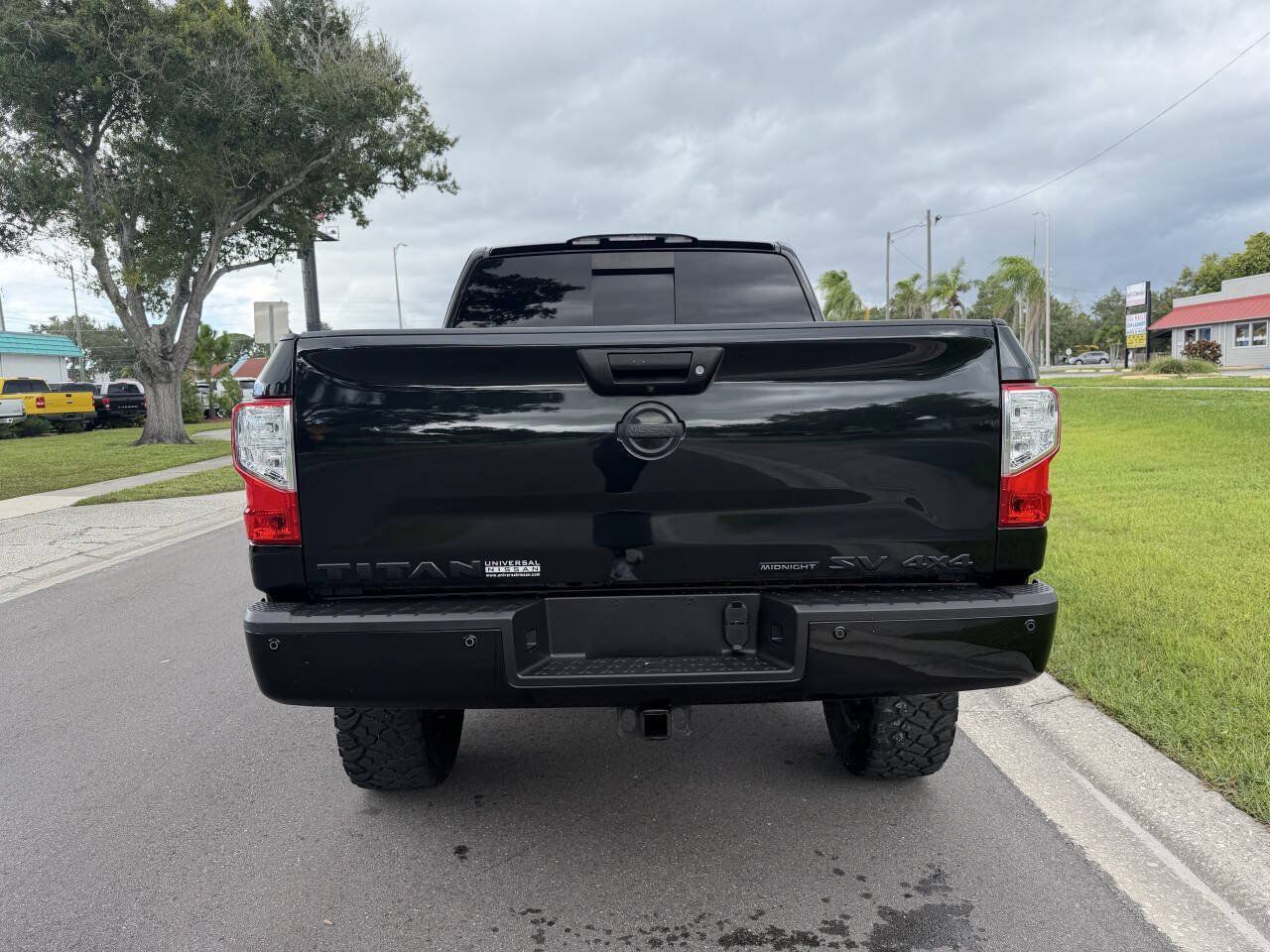 Used 2019 Nissan Titan SV w/ SV Convenience Package AWD/4WD image 5