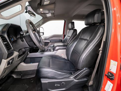 Used 2018 Ford F250 XLT w/ XLT Premium Package image 16