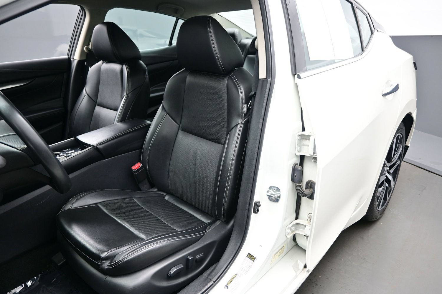 Used 2021 Nissan Maxima 3.5 SV w/ Floor Mat Group FWD image 12