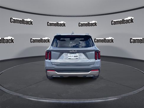 Used 2025 Kia Sorento S w/ Panoramic Sunroof Package image 6