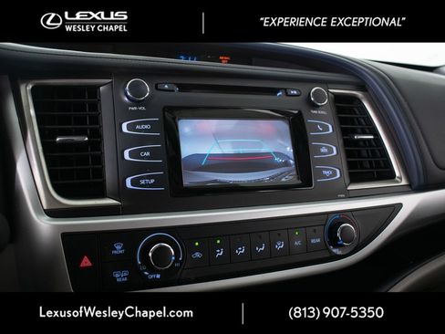 Used 2019 Toyota Highlander LE FWD image 37
