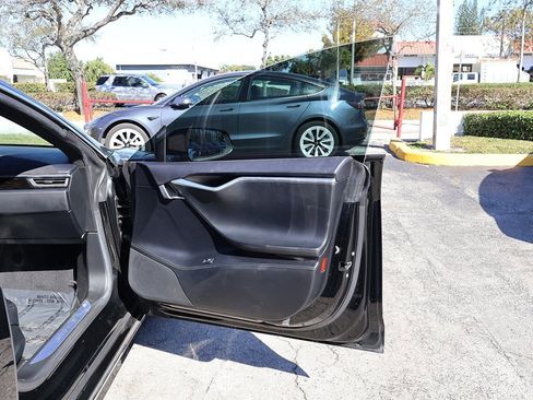 Used 2017 Tesla Model S 100D image 21