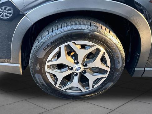 Used 2021 Subaru Forester Premium AWD/4WD image 11