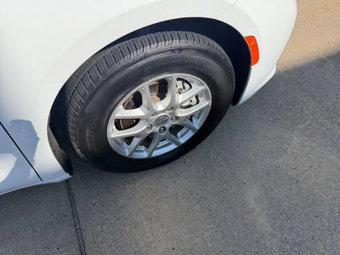 Used 2023 Chrysler Pacifica Touring-L FWD image 30