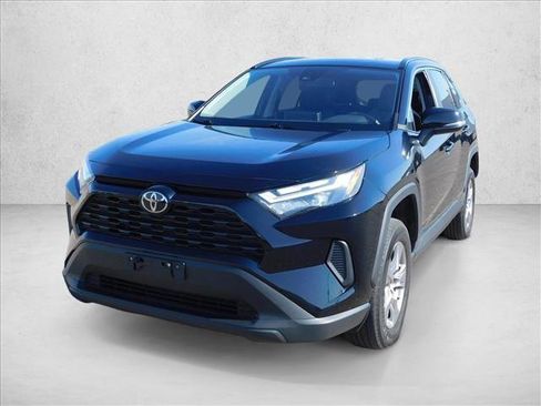 Used 2025 Toyota RAV4 XLE FWD image 2