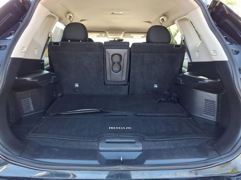 Used 2020 Nissan Rogue SV AWD/4WD image 19