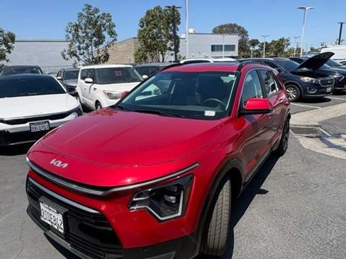 Certified 2025 Kia Niro SX Touring FWD image 1
