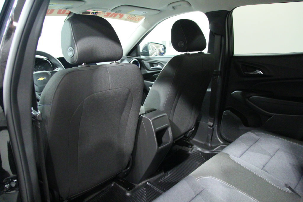 Used 2025 Chevrolet Trax LS w/ LS Convenience Package FWD image 25