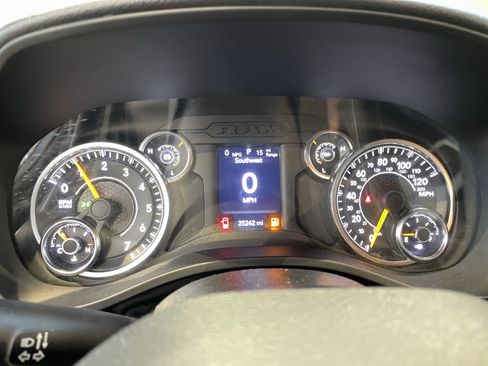 Used 2022 RAM 1500 Big Horn AWD/4WD image 22