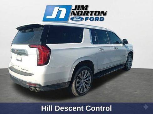 Used 2022 GMC Yukon XL Denali AWD/4WD image 11