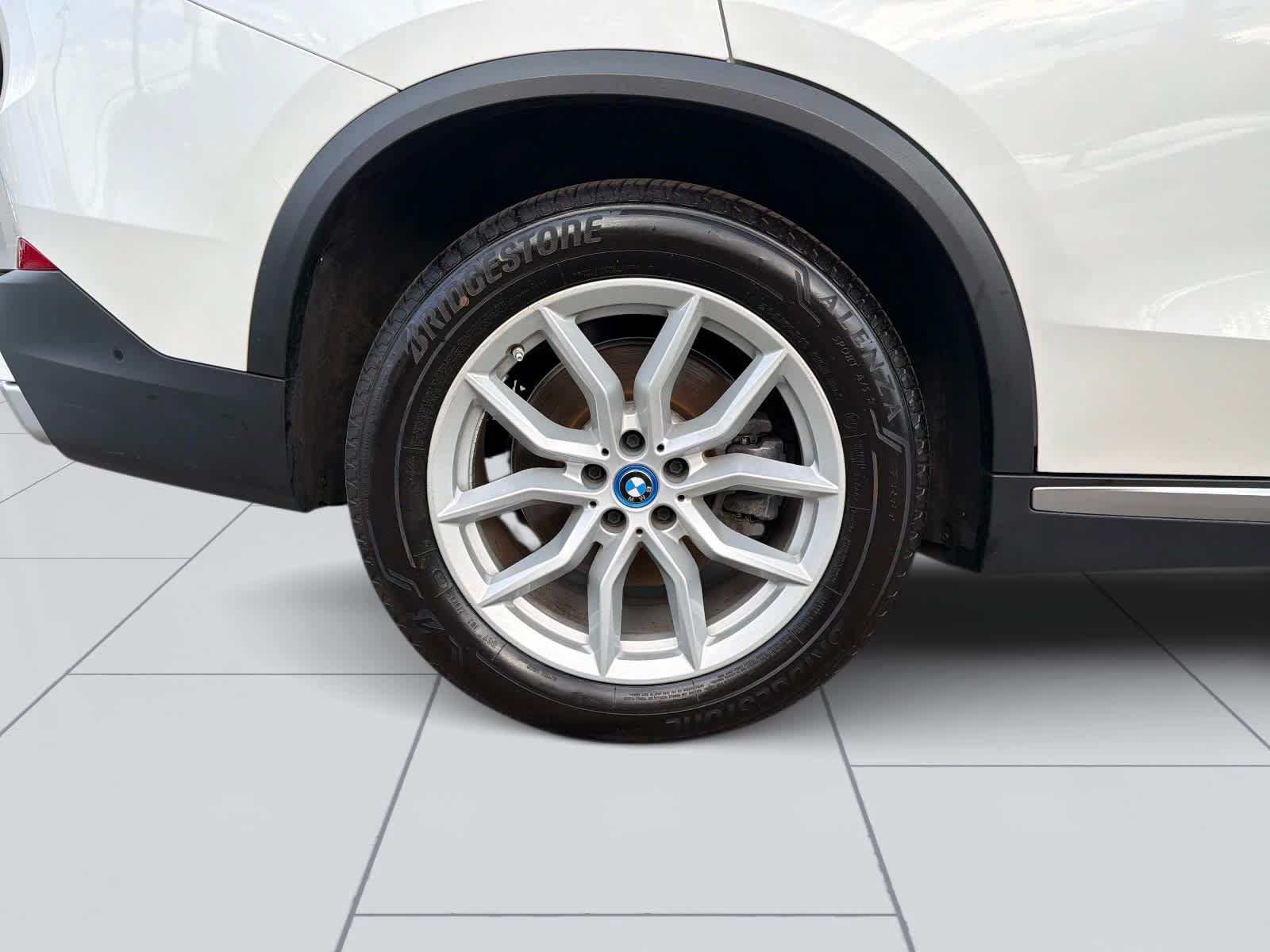 Used 2023 BMW X5 xDrive45e w/ Parking Assistance Package AWD/4WD image 11
