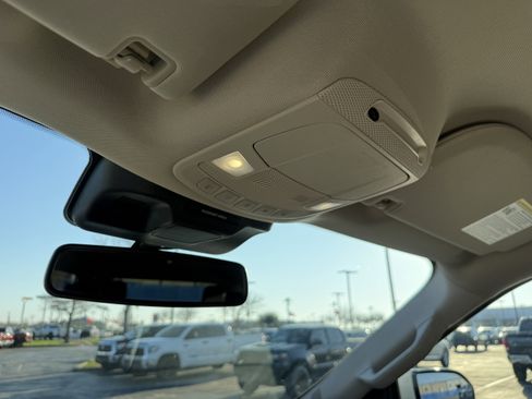 Used 2023 Ford Expedition Max XLT image 33