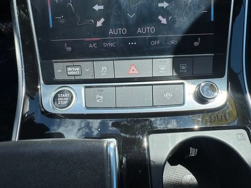 Used 2023 Audi Q8 Premium w/ Convenience Package AWD/4WD image 34