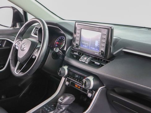 Used 2021 Toyota RAV4 XLE Premium image 26