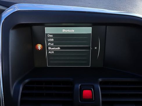 Used 2016 Volvo XC60 T5 Premier w/ Proximity Package FWD image 28