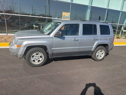 Used 2015 Jeep Patriot Sport w/ Power Value Group AWD/4WD image 5
