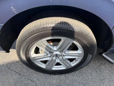 Used 2019 Ford Expedition Max XLT w/ Equipment Group 202A RWD image 12