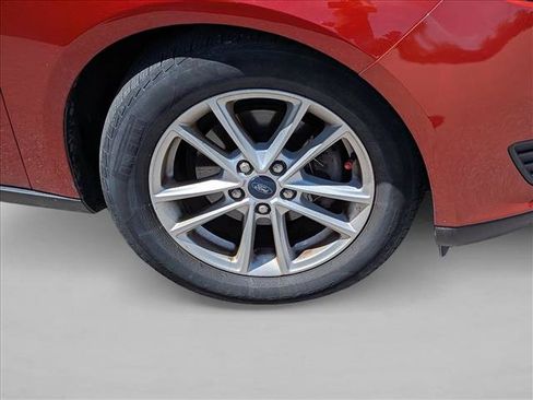 Used 2018 Ford Focus SE FWD image 8