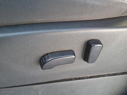 Used 2022 Nissan Frontier SV image 12