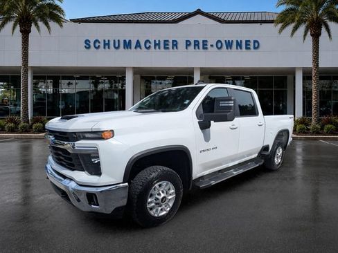 Used 2025 Chevrolet Silverado 2500 LT w/ Convenience Package AWD/4WD image 3