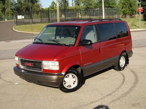 Used 1999 GMC Safari AWD image 4