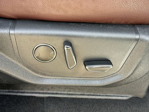 Used 2023 Ford Expedition Limited image 42