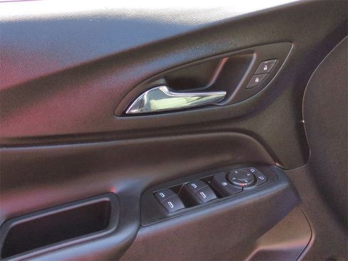 Used 2022 Chevrolet Equinox LT image 24