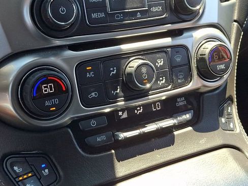 Used 2019 Chevrolet Suburban Premier AWD/4WD image 12