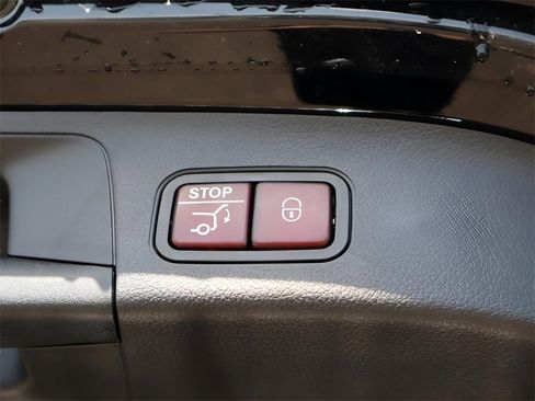 New 2025 Mercedes-Benz GLA 250 4MATIC image 18