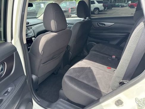 Used 2016 Nissan Rogue SV FWD image 21