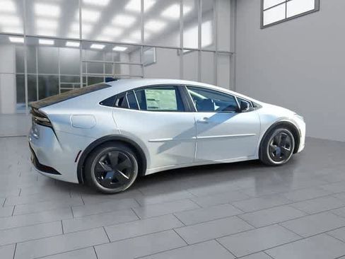 New 2026 Toyota Prius Plug-In Hybrid FWD image 7