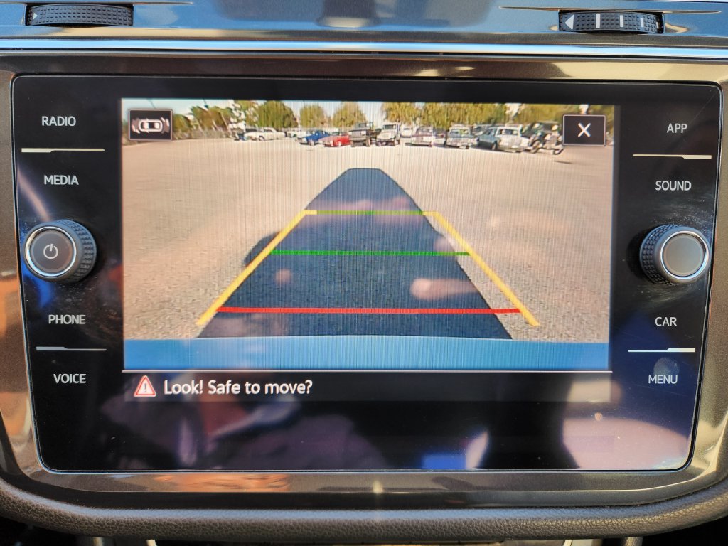 Used 2021 Volkswagen Tiguan SE w/ Panoramic Sunroof Package FWD image 12
