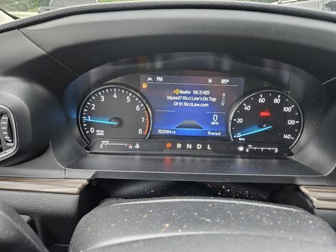 Used 2023 Ford Explorer Limited w/ Equipment Group 301A AWD/4WD image 5