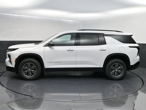 New 2026 Chevrolet Traverse LT FWD image 4