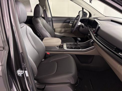 New 2026 Kia Carnival FWD image 45