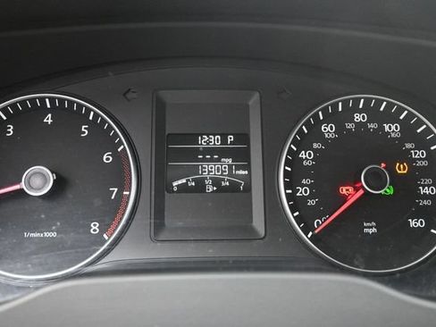 Used 2014 Volkswagen Jetta SE FWD image 14