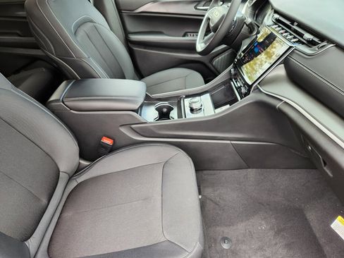 New 2026 Jeep Grand Cherokee L Laredo AWD/4WD image 15