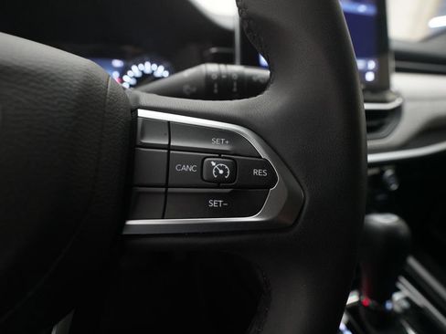 Used 2024 Jeep Compass Latitude AWD/4WD image 18