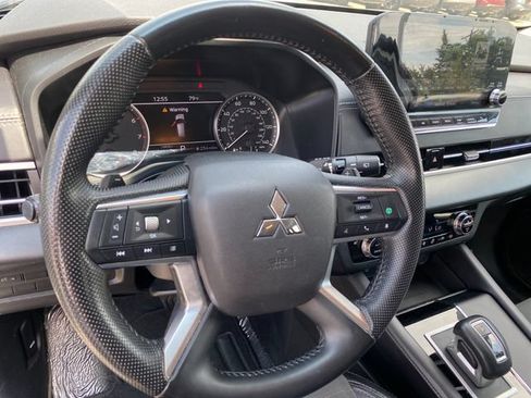 Used 2024 Mitsubishi Outlander SE AWD/4WD image 12
