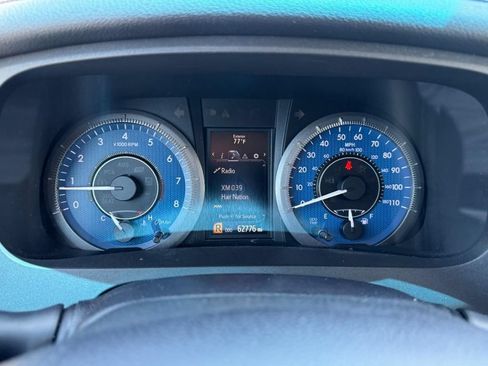 Used 2017 Toyota Sienna XLE FWD image 25