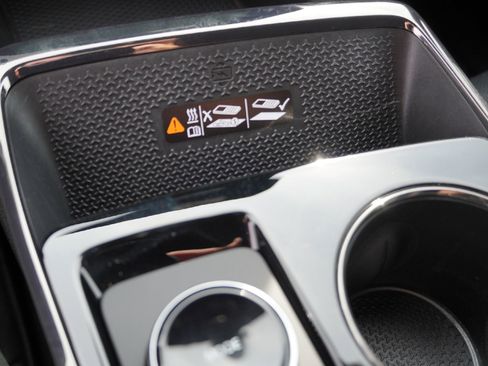 Used 2025 Chevrolet Equinox RS image 15