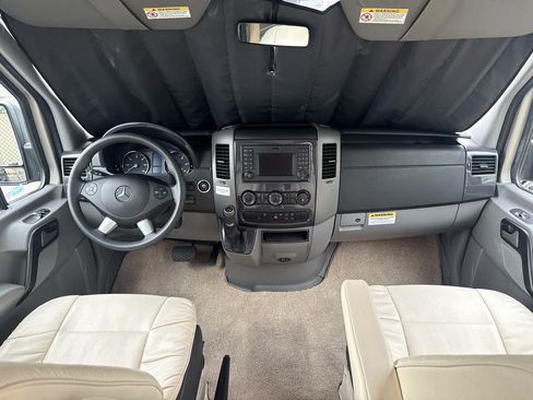Used 2017 Mercedes-Benz Sprinter 3500 image 5