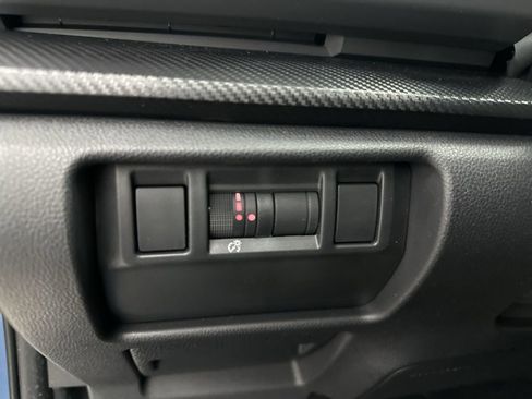 Used 2024 Subaru Crosstrek 2.0i Premium image 19