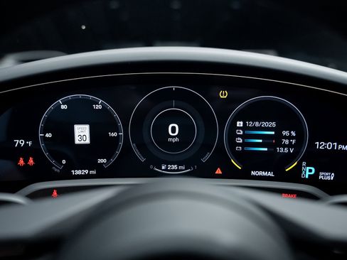 Used 2023 Porsche Taycan w/ Premium Package image 43