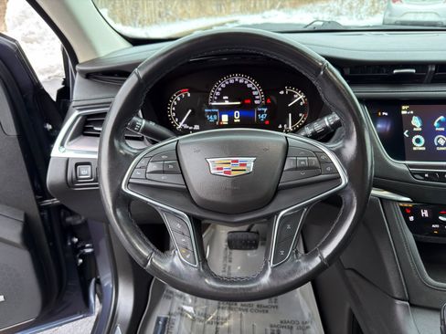 Used 2019 Cadillac XT5 Premium Luxury image 16