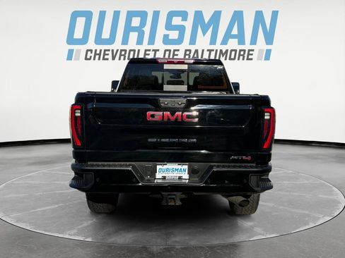 Used 2024 GMC Sierra 2500 AT4 w/ AT4 Preferred Package image 5