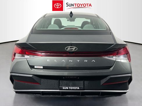 Used 2024 Hyundai Elantra SEL FWD image 5
